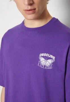 YOURTURN Nostalgia Future Tee Unisex - T-Shirt Imprimé - Purple -Yourturn Soldes Magasin 24a978bdabcd4cd6a1b0dca363cb0175 scaled