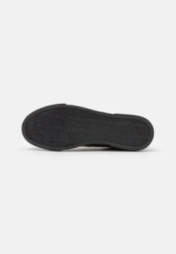 YOURTURN Unisex - Mocassins - Black -Yourturn Soldes Magasin 30fff8c93e114c0da299c888830f95e7 scaled