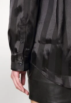 YOURTURN Festive Unisex - Chemise - Black -Yourturn Soldes Magasin 3336668376054e4d9be3dadb39406a5a scaled