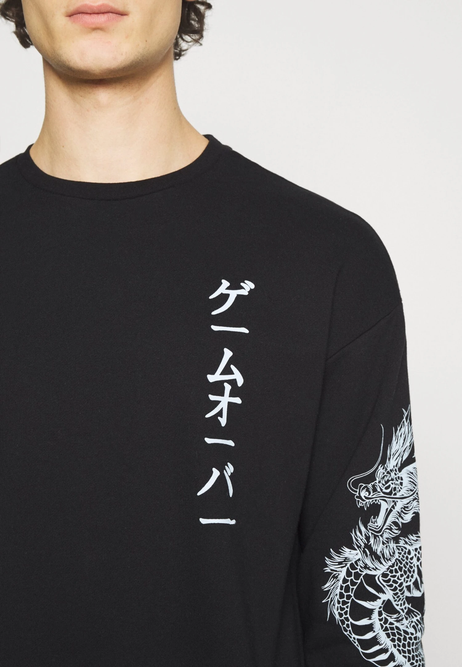 YOURTURN Sweatshirt - Black 5 YOURTURN Sweatshirt - Black – Image 5