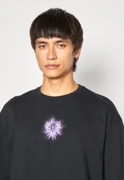 YOURTURN Unisex - T-Shirt Imprimé - Black -Yourturn Soldes Magasin 3c5ee7527eee497aa0535b9a6f8e3dea scaled