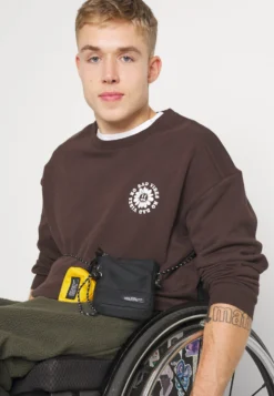 YOURTURN Unisex - Sweatshirt - Dark Brown -Yourturn Soldes Magasin 40b90b90aee84207a95b19f9c8e9e27f scaled