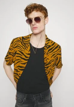 YOURTURN Genderless Resort - Chemise - Black -Yourturn Soldes Magasin 48acc44811bf43d09c3968035f6f8ac4 scaled