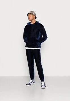 YOURTURN Festive Hoodie Unisex - Sweat À Capuche - Dark Blue -Yourturn Soldes Magasin 5f844dae655e48f8919ff602158a17cf scaled