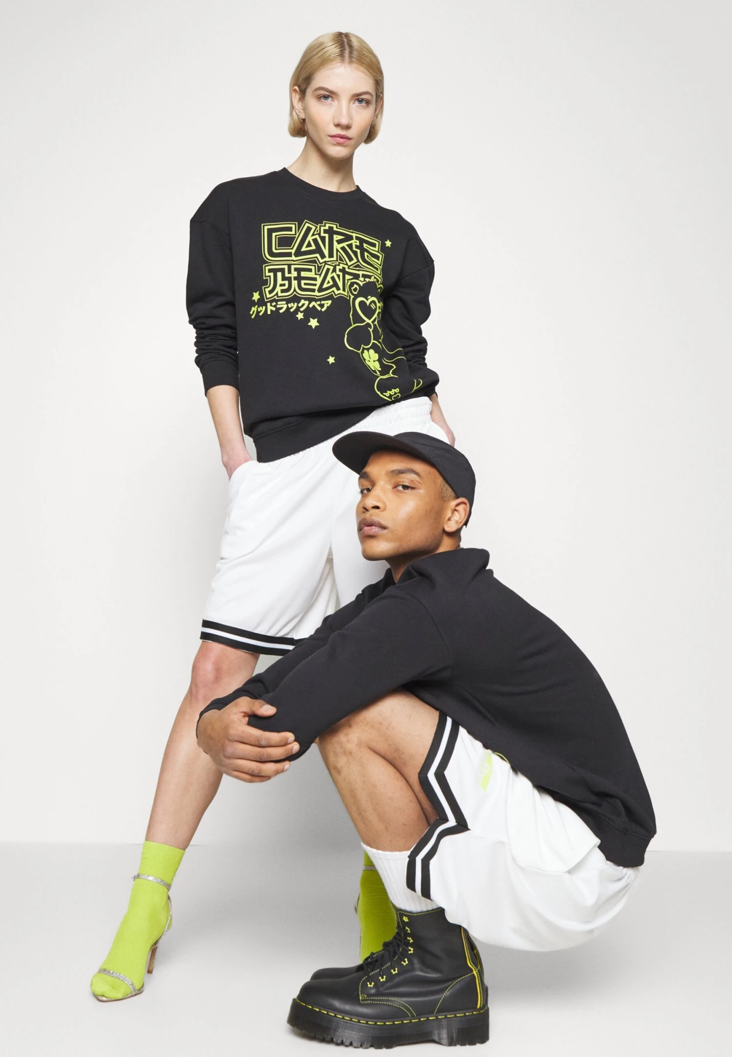 YOURTURN Unisex - Short - White 4 YOURTURN Unisex - Short - White – Image 4