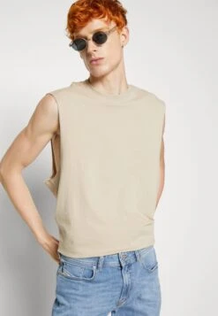 YOURTURN Unisex 2 Pack - Débardeur - Beige/Dark Blue -Yourturn Soldes Magasin 77d67afd4289486d9416957cbdbe4950 scaled