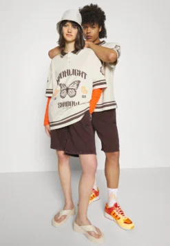 YOURTURN Unisex - Short - Dark Brown -Yourturn Soldes Magasin 795ccd861f5c4d17a65a69a6e308ed9c scaled