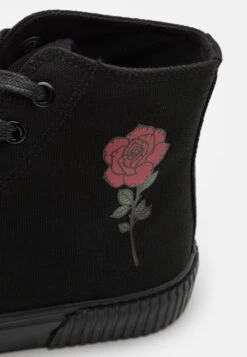 YOURTURN Unisex - Baskets Montantes - Black/Red -Yourturn Soldes Magasin 832e83170e744e048a3307035f5542c0 scaled