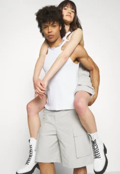 YOURTURN Unisex - Short - Light Grey -Yourturn Soldes Magasin 85d9b741d2b249b68f2e49464d4e5111 scaled