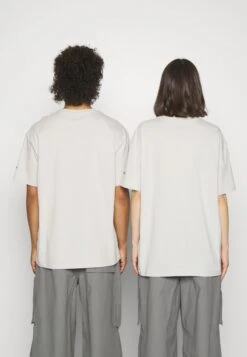 YOURTURN Unisex - T-Shirt Imprimé - Light Grey -Yourturn Soldes Magasin 88bcb009c8ba4fa0b3604c3866bbdecc scaled