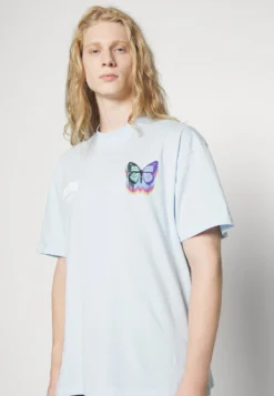 YOURTURN Unisex - T-Shirt Imprimé - Light Blue 9 YOURTURN Unisex - T-Shirt Imprimé - Light Blue -Yourturn Soldes Magasin 8cdf4ffcfa0345ba82da6dbf1bb61975 scaled