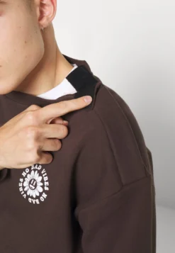 YOURTURN Unisex - Sweatshirt - Dark Brown -Yourturn Soldes Magasin 964f2731ca4a4cb3a55e0f8968af0e62 scaled