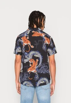 YOURTURN Unisex - Chemise - Black 7 YOURTURN Unisex - Chemise - Black -Yourturn Soldes Magasin 97ad13ea3fe94ff3a65a60f02b5d1801 scaled