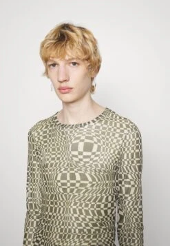 Phluid Project X Yourturn Unisex - T-Shirt À Manches Longues - Black/White 11 Phluid Project X Yourturn Unisex - T-Shirt À Manches Longues - Black/White -Yourturn Soldes Magasin 9f3f2a668280466fb449af2ebb251ca2 scaled