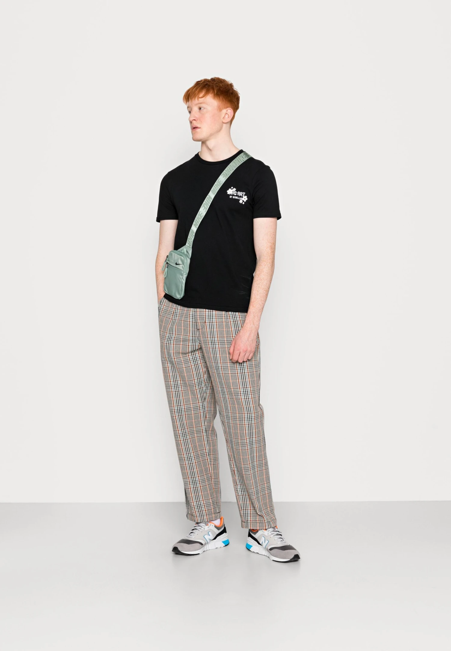 YOURTURN Dragon Tiger Tee - T-Shirt Imprimé - Black 2 YOURTURN Dragon Tiger Tee - T-Shirt Imprimé - Black – Image 2