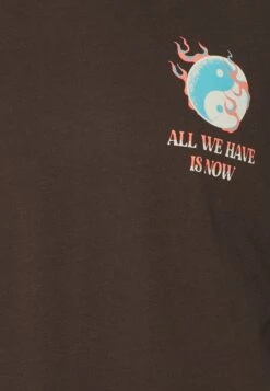 YOURTURN Graphic Tee Unisex - T-Shirt Imprimé - Brown -Yourturn Soldes Magasin a6e1520e73fa4cedbfa3d5818191b334 scaled