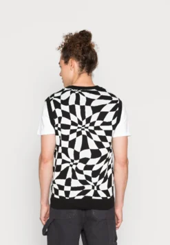 YOURTURN Distorted Check Vest Unisex - Pullover - Black/White -Yourturn Soldes Magasin b039e6683b6846d79acd1f15c36fae0f scaled