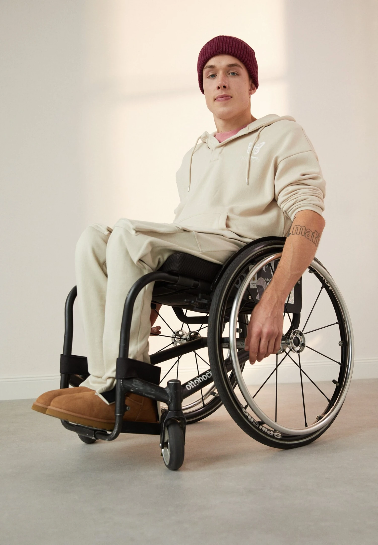 YOURTURN Unisex - Sweatshirt - Beige 2 YOURTURN Unisex - Sweatshirt - Beige – Image 2