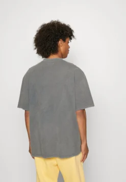 YOURTURN Nevada Wash Graphic Tee Washed - T-Shirt Imprimé - Charcoal -Yourturn Soldes Magasin bf0555704f834b22b22a793b58cb821f scaled