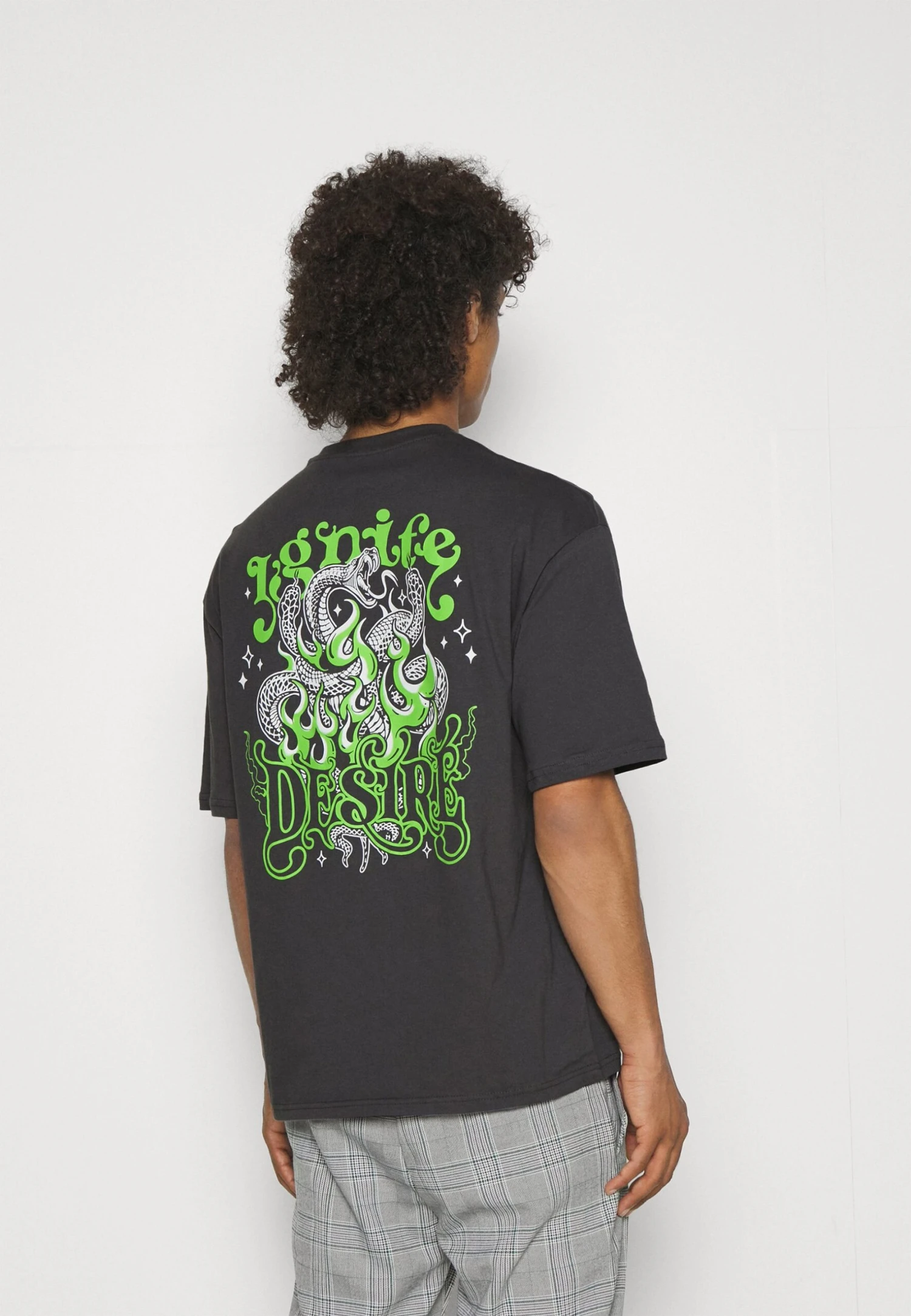 YOURTURN Snake Desire Tee Unisex - T-Shirt Imprimé - Dark Grey 3 YOURTURN Snake Desire Tee Unisex - T-Shirt Imprimé - Dark Grey – Image 3