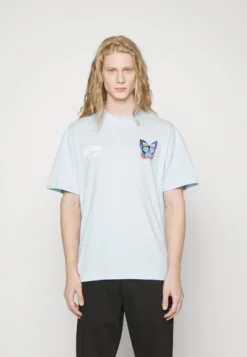 YOURTURN Unisex - T-Shirt Imprimé - Light Blue 8 YOURTURN Unisex - T-Shirt Imprimé - Light Blue -Yourturn Soldes Magasin c87103e455d64246baa411701f3c7418 scaled