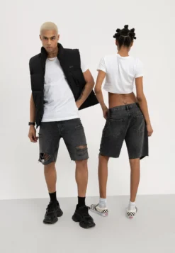 YOURTURN Unisex - Short En Jean - Black -Yourturn Soldes Magasin cb0e8a238396470b9ff5ebb0b55a6e08 scaled