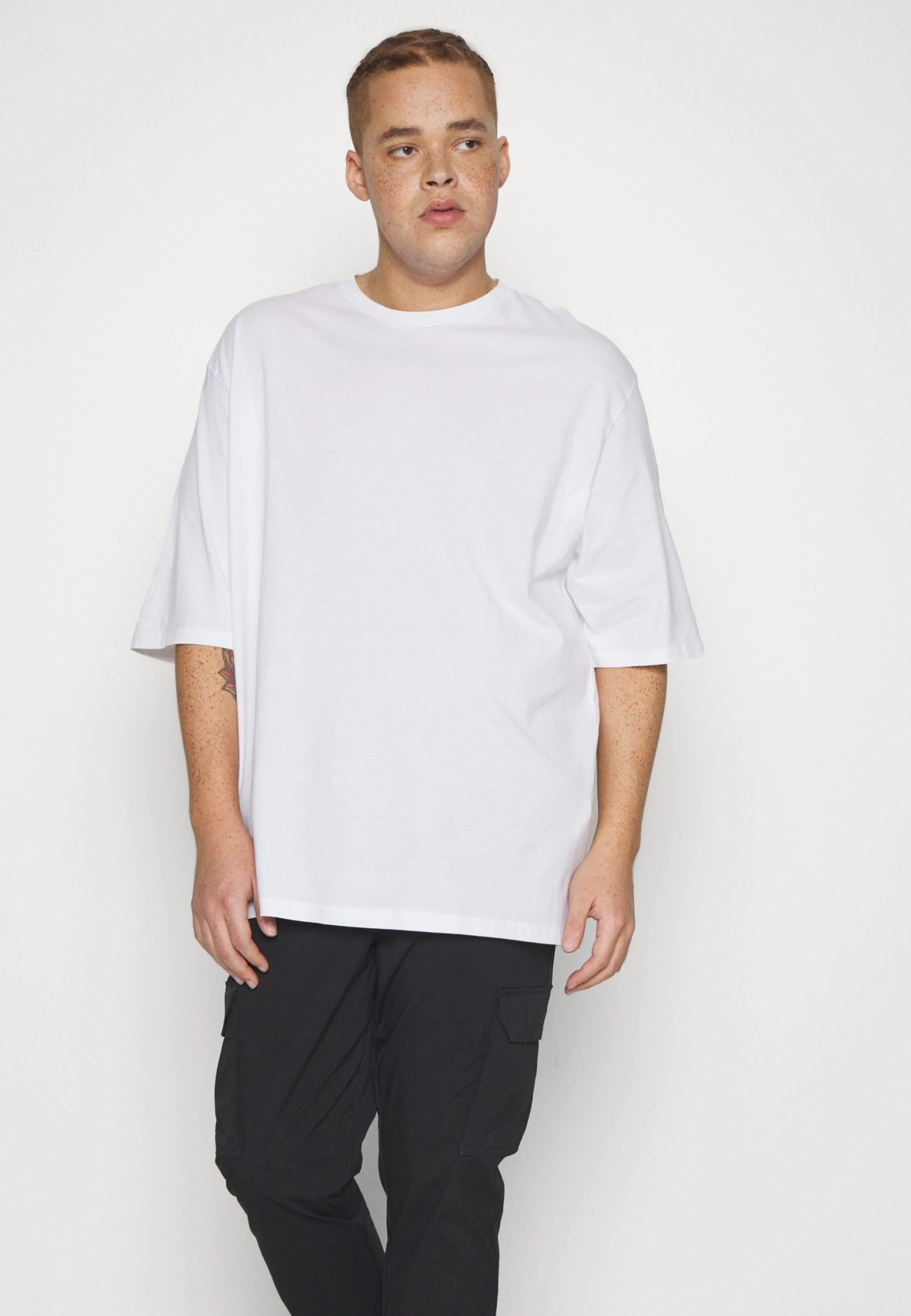 YOURTURN Unisex 3 Pack - T-Shirt Basique - White/Lilac/Black 7 YOURTURN Unisex 3 Pack - T-Shirt Basique - White/Lilac/Black – Image 7