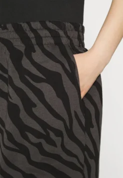 YOURTURN Unisex - Short - Dark Grey -Yourturn Soldes Magasin d72555a0c93f498496bcfb8210079d9c scaled