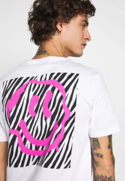 YOURTURN T-Shirt Imprimé - White -Yourturn Soldes Magasin de44298ade9445279e0e49675306d6c1 scaled