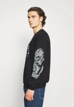 YOURTURN Sweatshirt - Black 12 YOURTURN Sweatshirt - Black -Yourturn Soldes Magasin efe317ba193142b180f368b1c2b9dde3 scaled