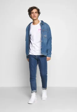 YOURTURN T-Shirt Imprimé - White -Yourturn Soldes Magasin f1175b06c2c6468bbad9cddc9d7c5445 scaled