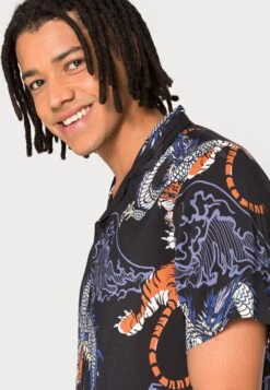 YOURTURN Unisex - Chemise - Black 9 YOURTURN Unisex - Chemise - Black -Yourturn Soldes Magasin f9bdc9f5524a451a8d3c71f7b02b622b scaled