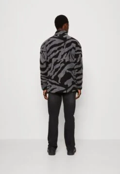 YOURTURN Unisex - Veste Polaire - Grey -Yourturn Soldes Magasin fb0a0ae1914e4939bc76695f0267d638 scaled